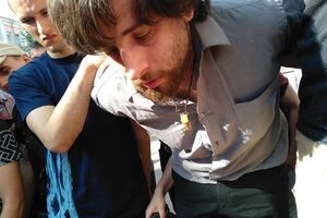 4 мая националисты задержали Лусварги и привели его в СБУ