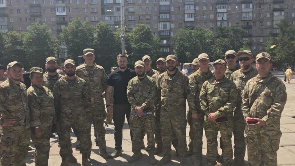 Билецкий (в центре в черной футболке): Власть устранилась даже от того минимума, который должна выполнять