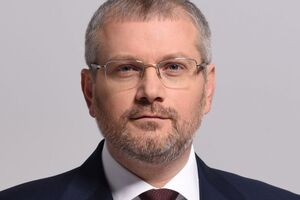 Кримінальні справи просто перетворилися на інструмент тиску на неугодних, заявив Золотарьов, коментуючи подання на зняття недоторканності з Вілкула