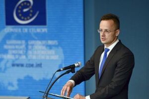 Сийярто напомнил, что европейские институты финансируются за счет средств европейских налогоплательщиков