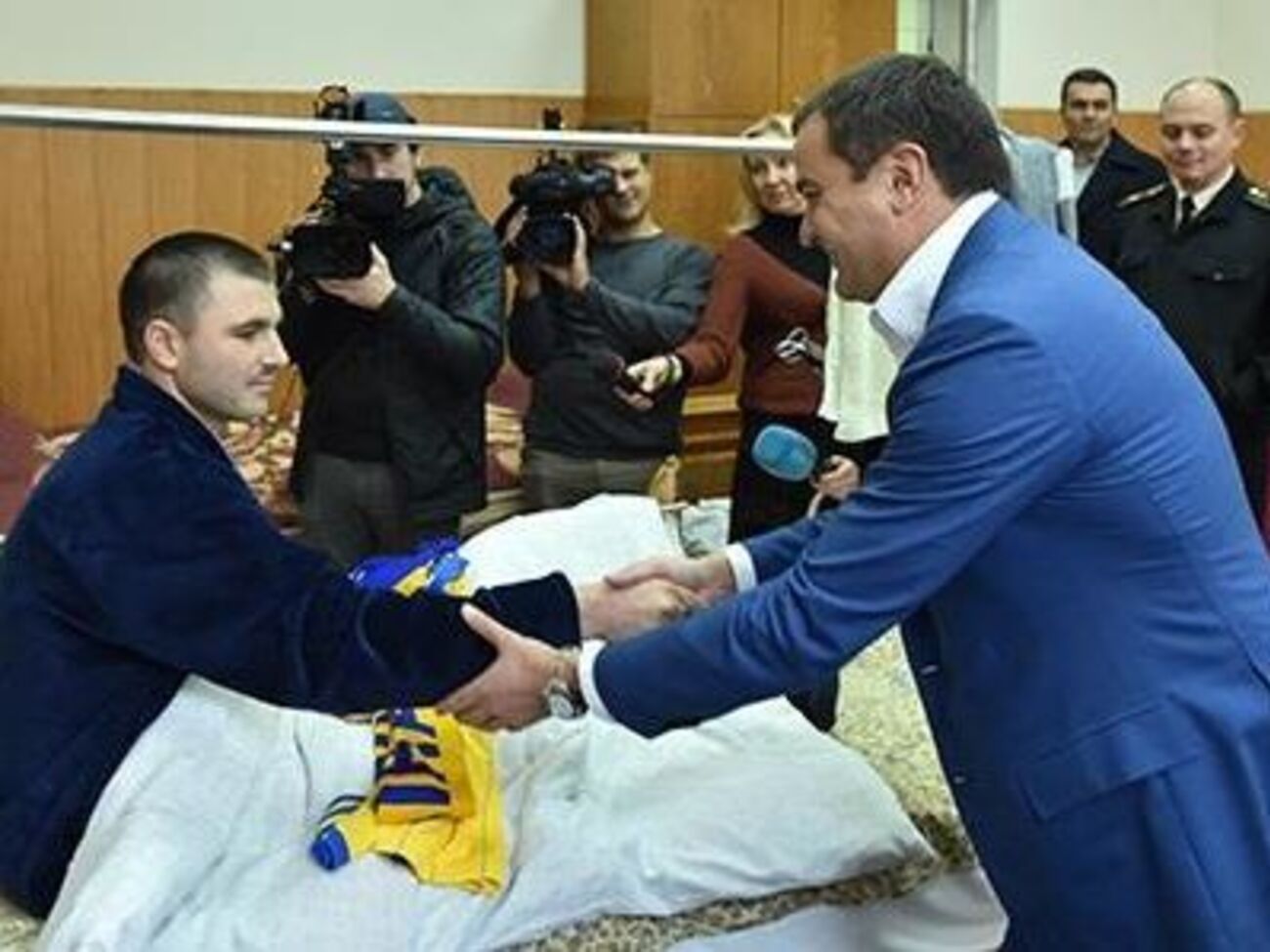 Візит Павелка в госпіталь висвітлювали журналісти