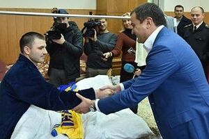 Візит Павелка в госпіталь висвітлювали журналісти