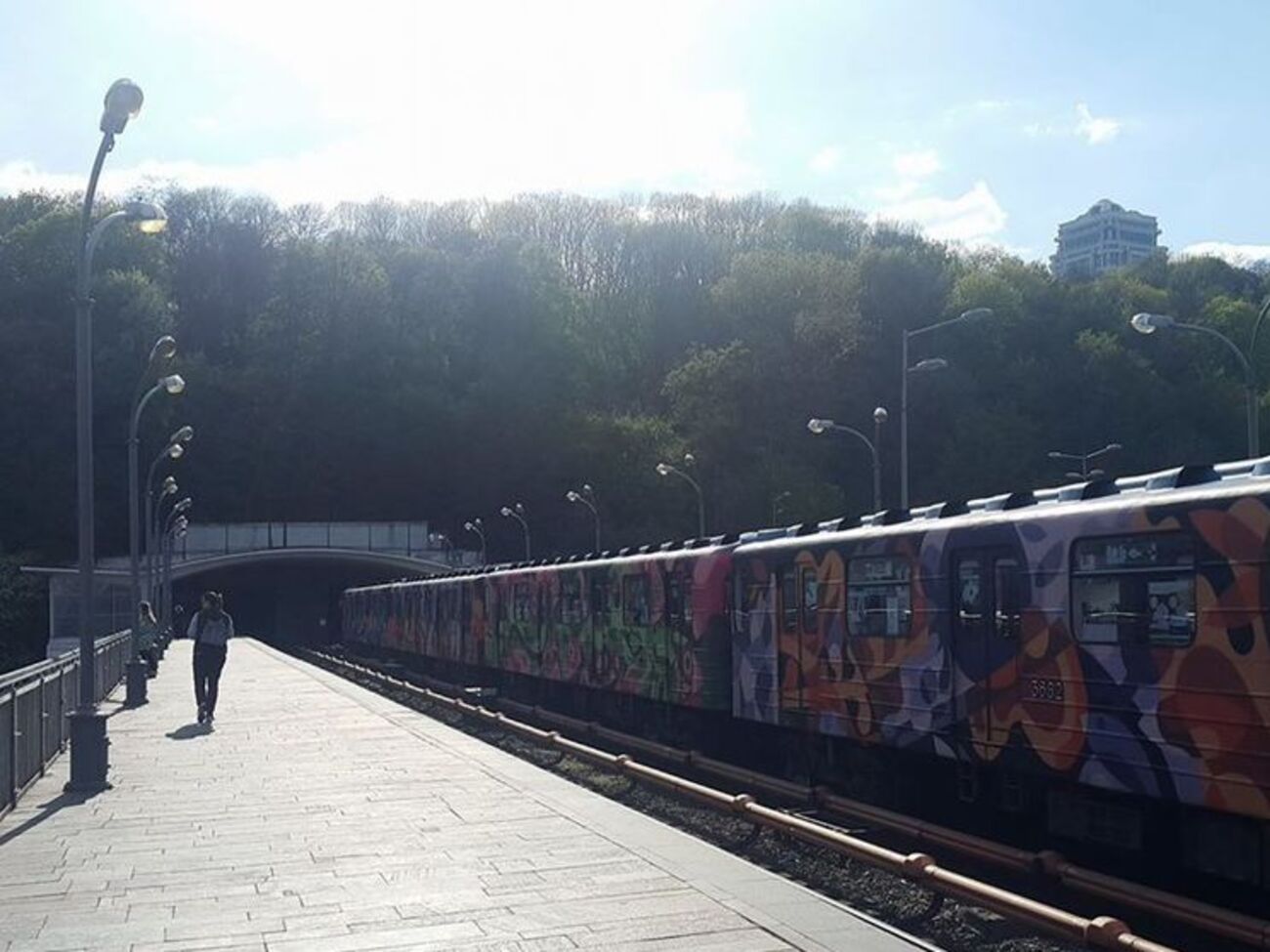В киевском метро сказали, что утром были "небольшие сбои в графике"