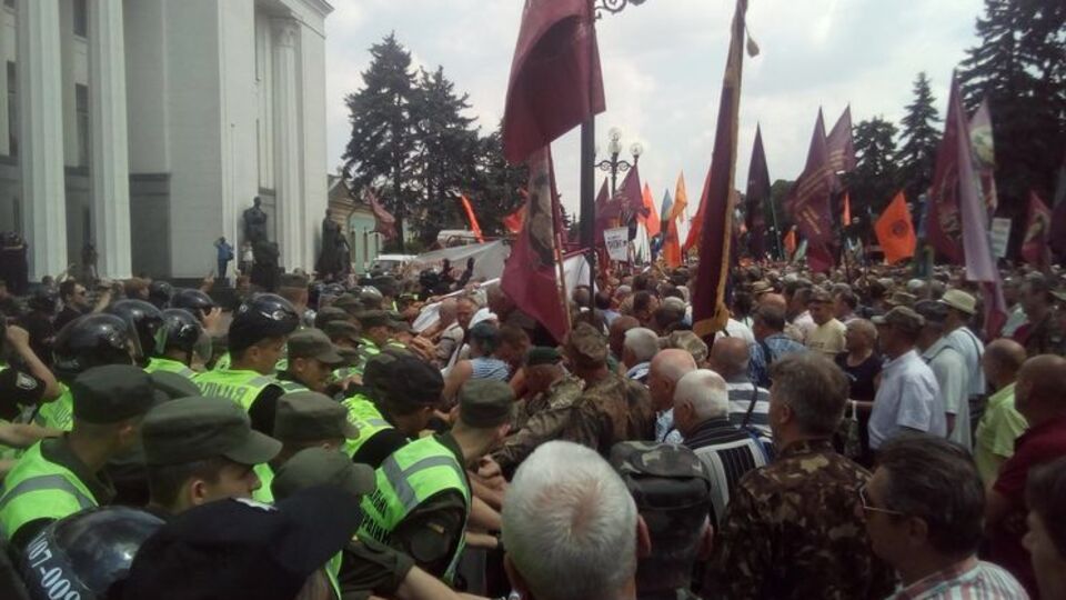 Под Радой происходят столкновения