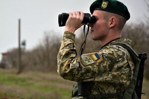 Після пострілу вгору прикордонний наряд відкрив вогонь по ногах порушників