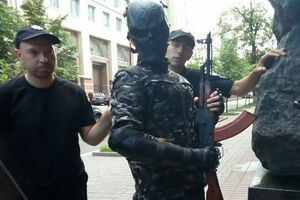 Мужчина в таком виде вышел из такси