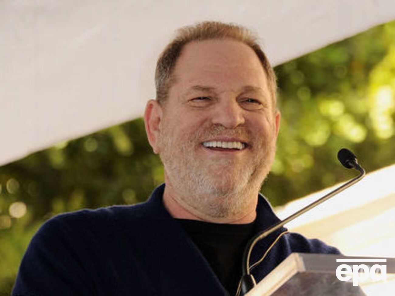 Приблизно 100 жінок уже обвинуватили Вайнштейна в домаганнях або зґвалтуваннях