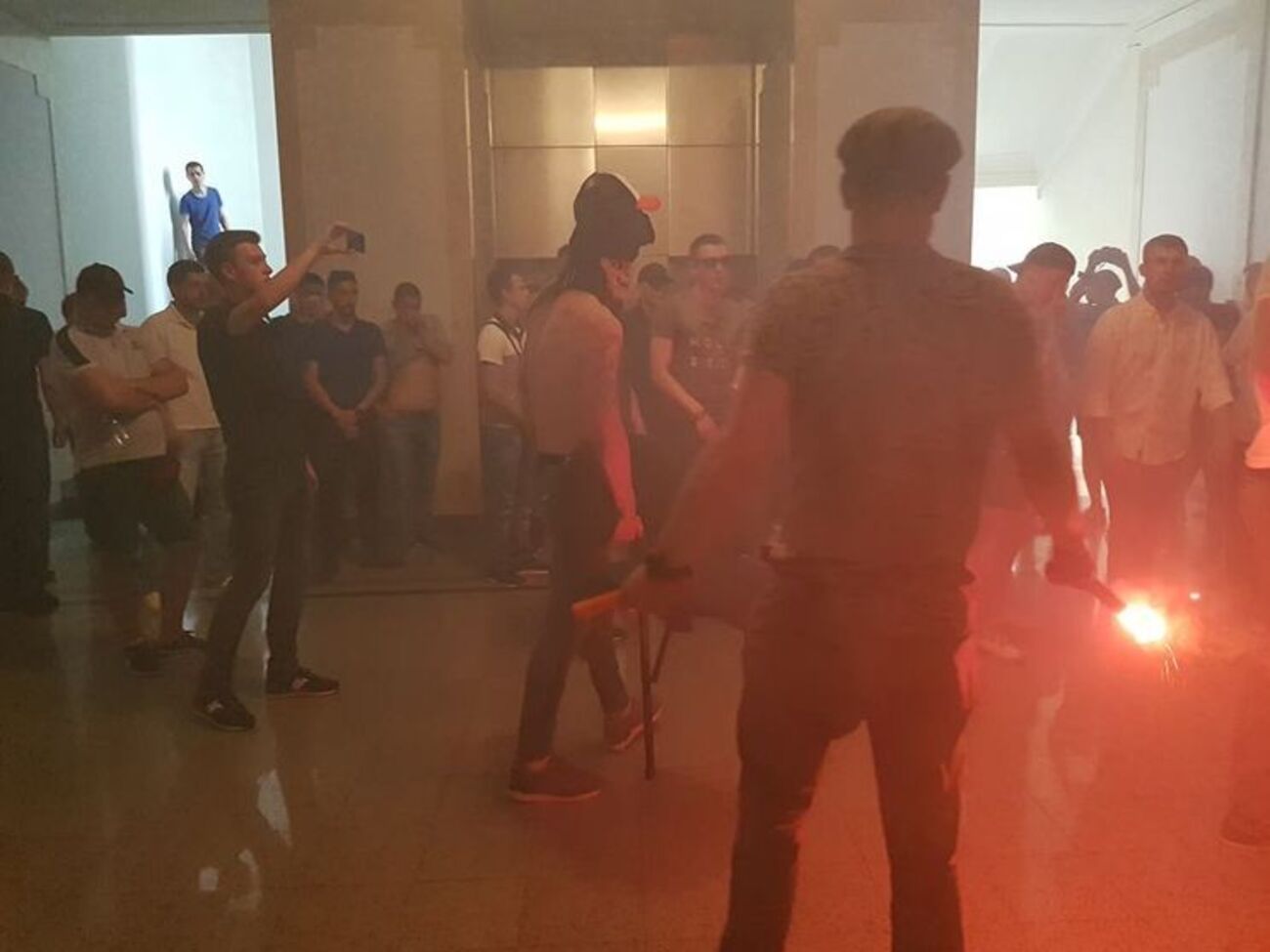 Людей из здания эвакуировали