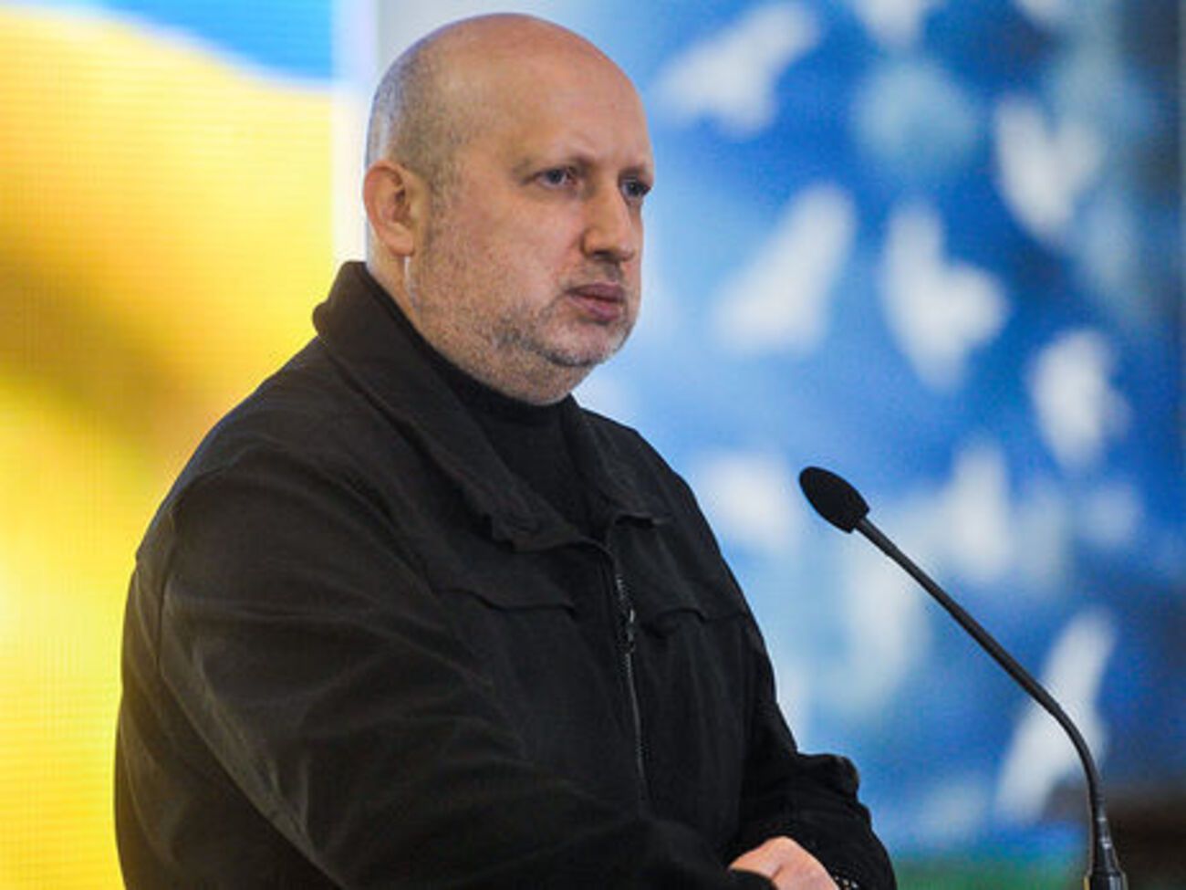 Турчинов: Крым максимально милитаризирован Россией