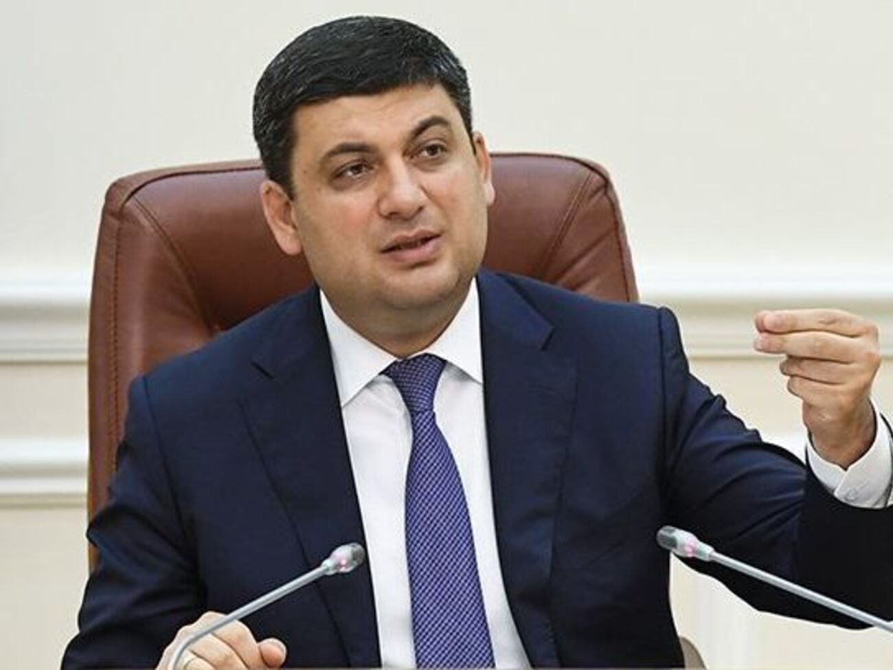 Гройсман підкреслив, що держборг є тягарем для української економіки