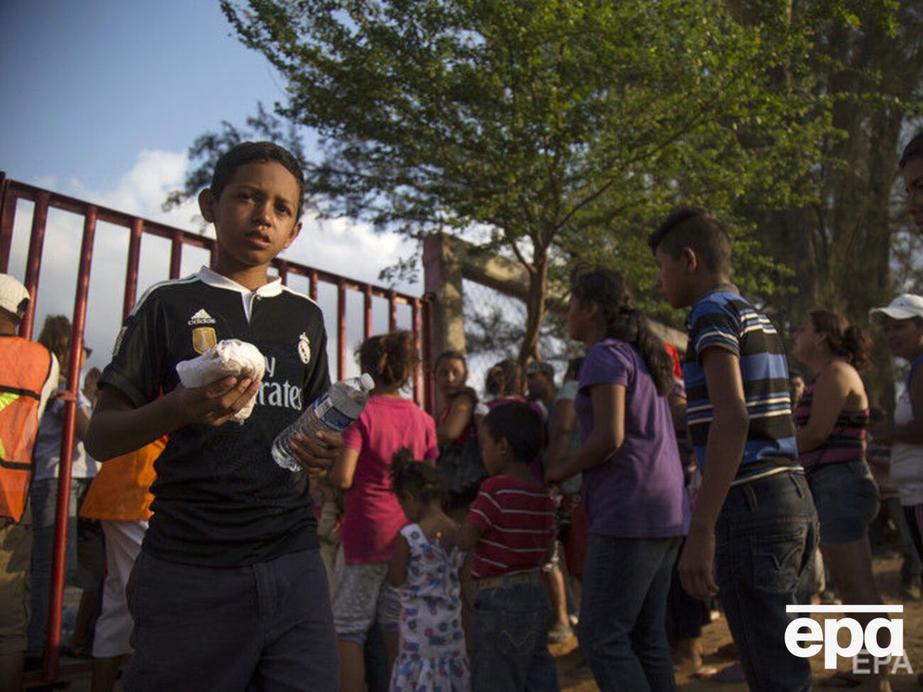 Правозахисники заявили, що дітям мігрантів примусово дають психотропні речовини