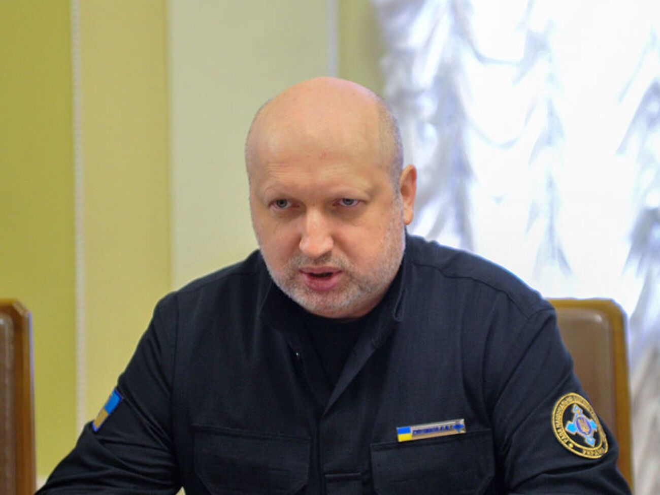 Турчинов підкреслив, що закон про нацбезпеку встановлює основні параметри переходу усіх складових сектору безпеки та оборони України на стандарти НАТО