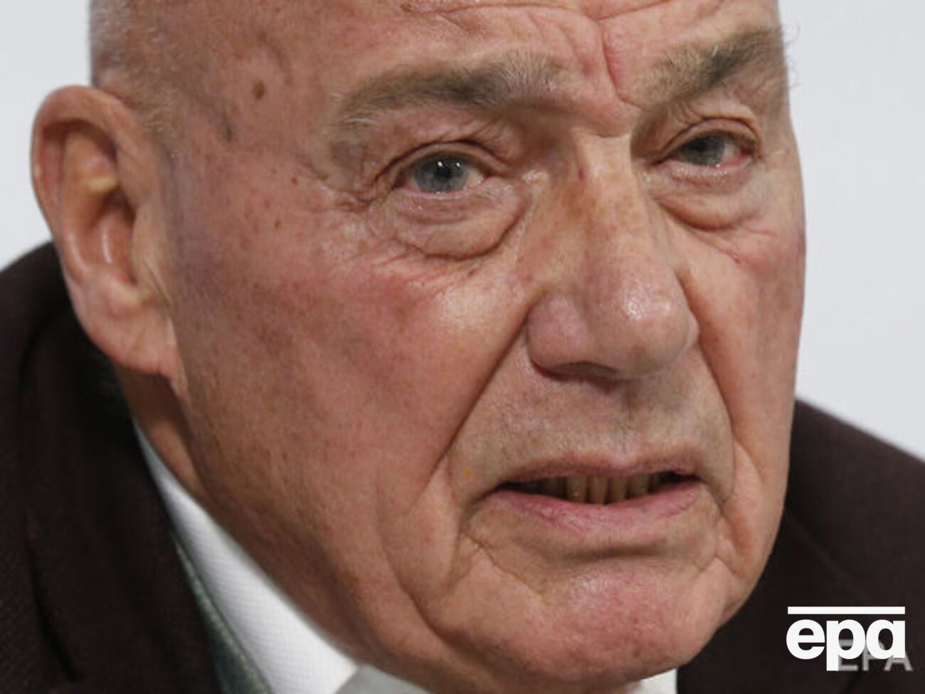 Познер: К сожалению, я не могу вам сказать причину. Она не имеет отношения к Лимонову