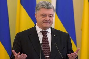 Порошенко привітав держслужбовців із професійним святом