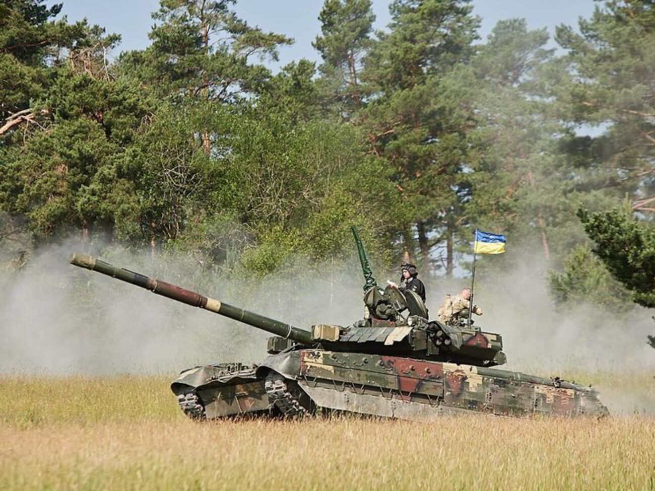 Один украинский военный получил ранение