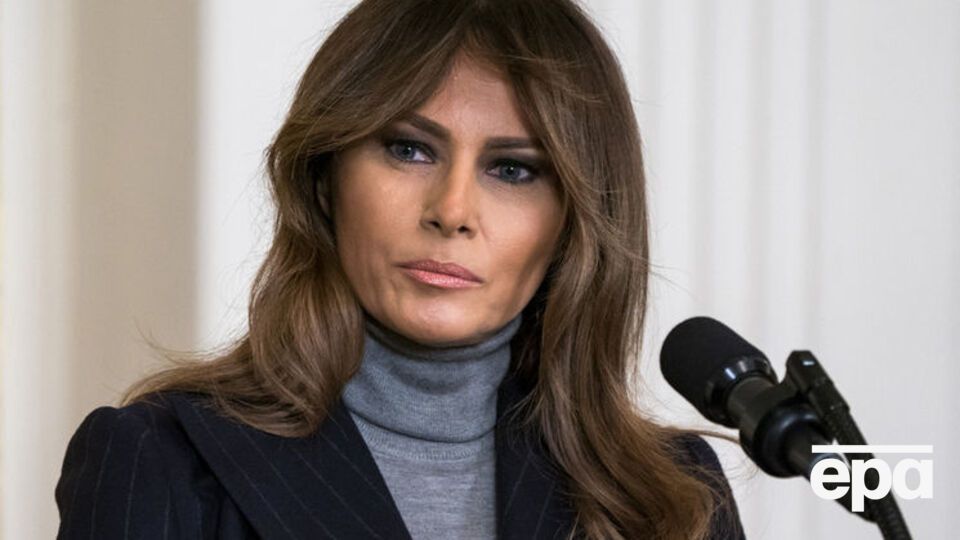 Вбрання дружини Трампа розкритикували в інтернеті