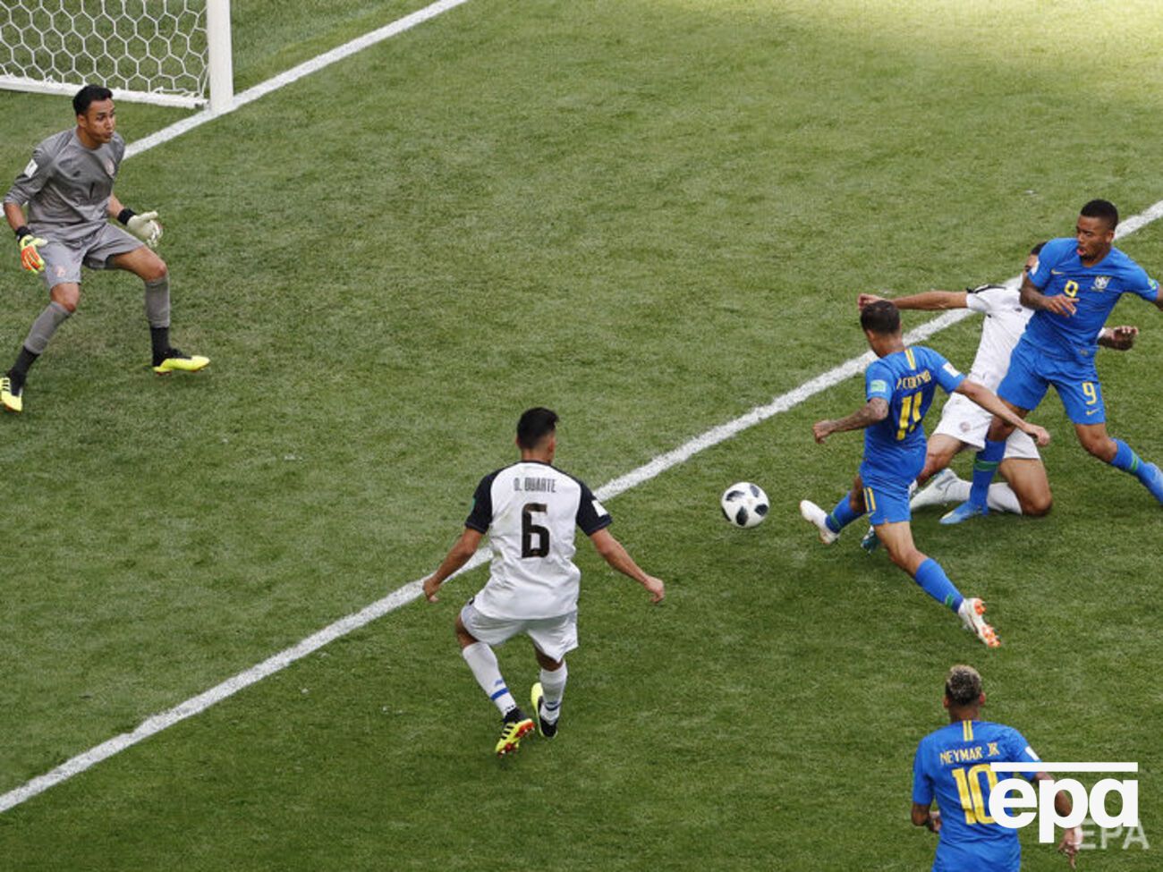 Коутіньйо (№11) все ж зумів пробити Наваса