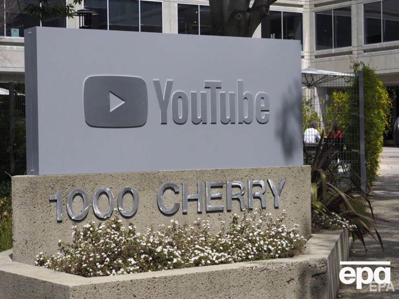 Творці роликів попросили YouTube ввести можливість платної підписки на їхні канали