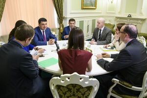 Гройсман провів зустріч у Києві із заступником міністра фінансів США з міжнародних справ Малпасом