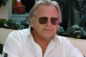 Антонов: Это высказывание странного человека, у которого как будто не было молодости, юности