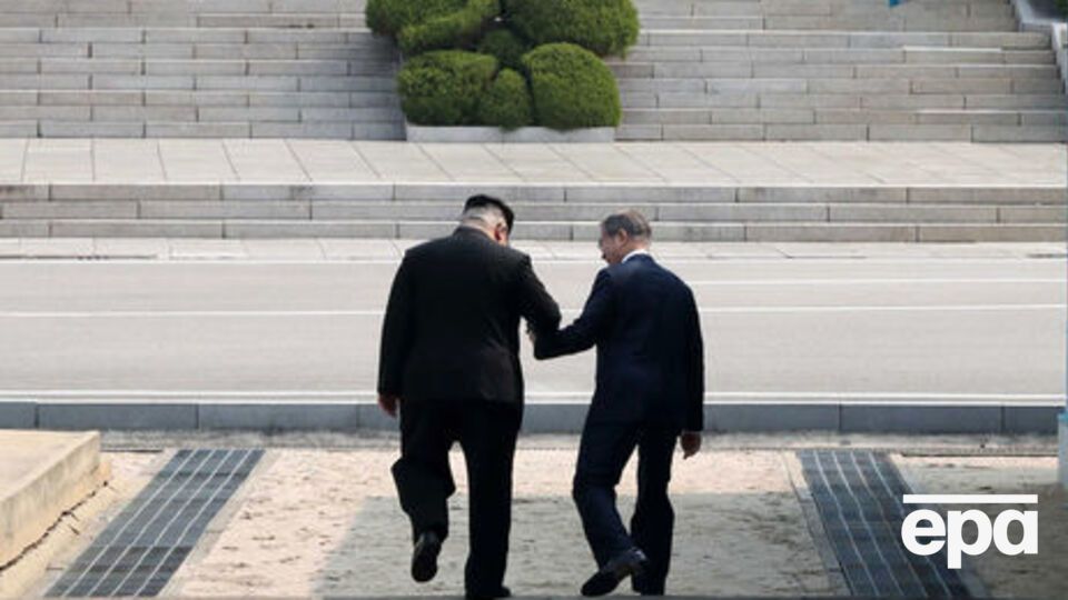 О встречах разъединенных семей лидеры двух Корей говорили в апреле этого года