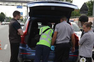 Volvo зупинили на вулиці Шевченка