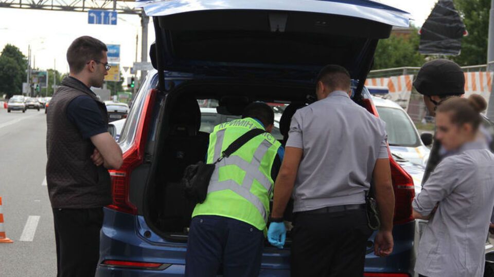 Volvo зупинили на вулиці Шевченка