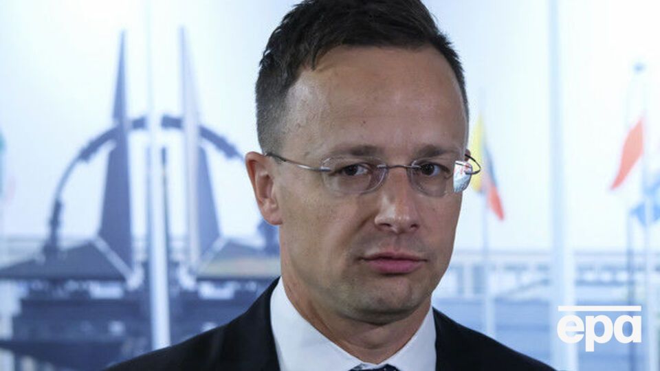 Сіярто: Якщо ви сперечаєтеся з Росією, чому ображаєте угорців?
