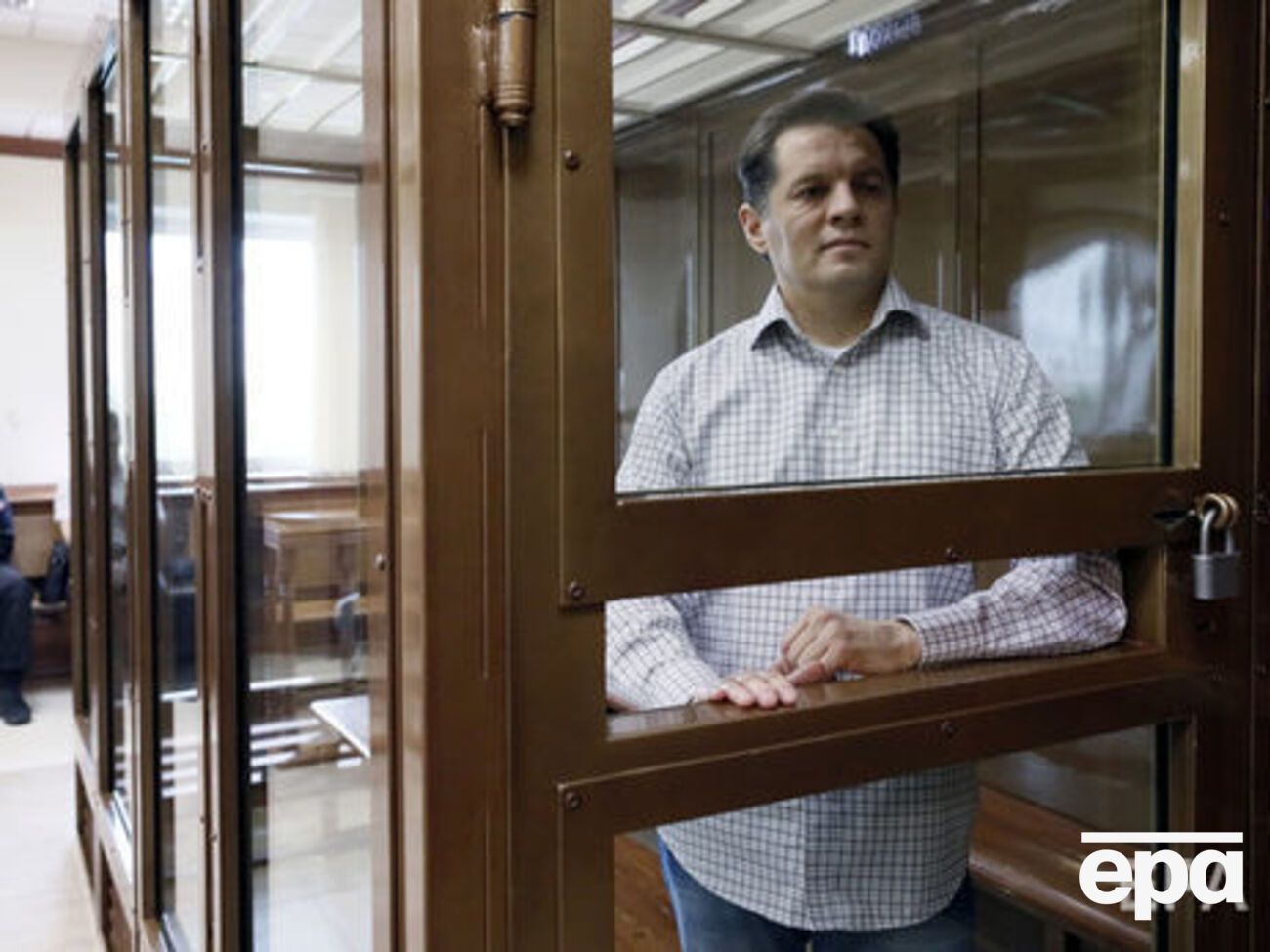 Сущенко в России приговорили к 12 годам колонии строгого режима