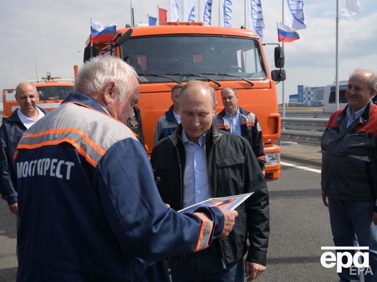 По мнению Макаревича, при президенте РФ Путине Крым не вернется в Украину