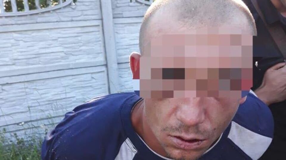 У подозреваемого изъяли одежду со следами крови жертвы