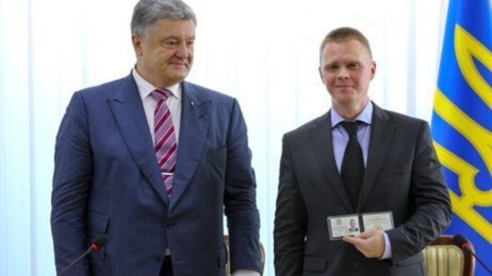 Правозахисники через суд вимагатимуть, щоб Куць (праворуч) надав свою електронну декларацію