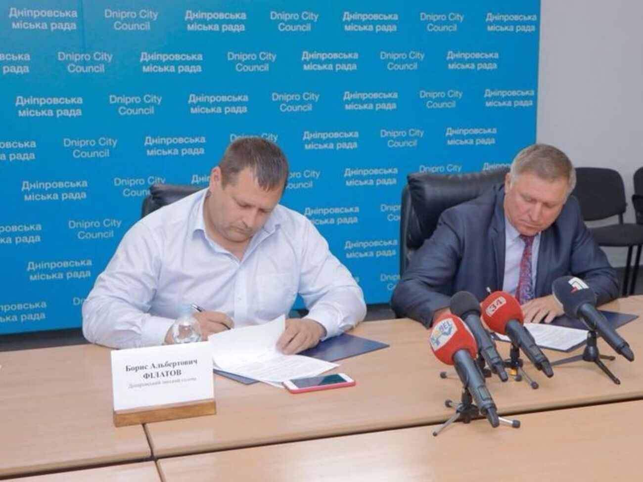 Филатов:&nbsp;Вопрос аэропорта стоит того, чтобы быть на одном уровне со строительством новых дорог