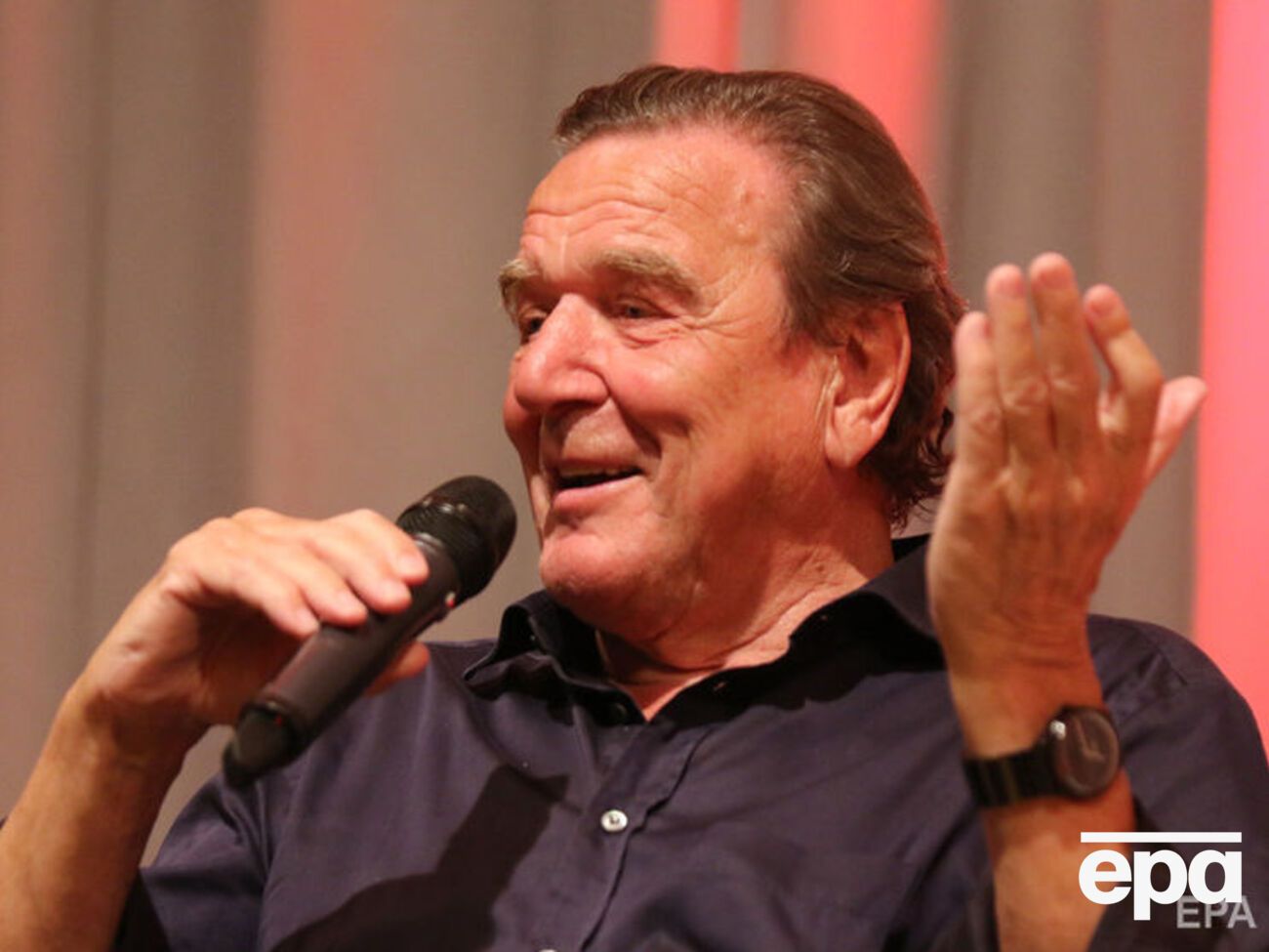 Шредер выступает за отмену санкций против РФ