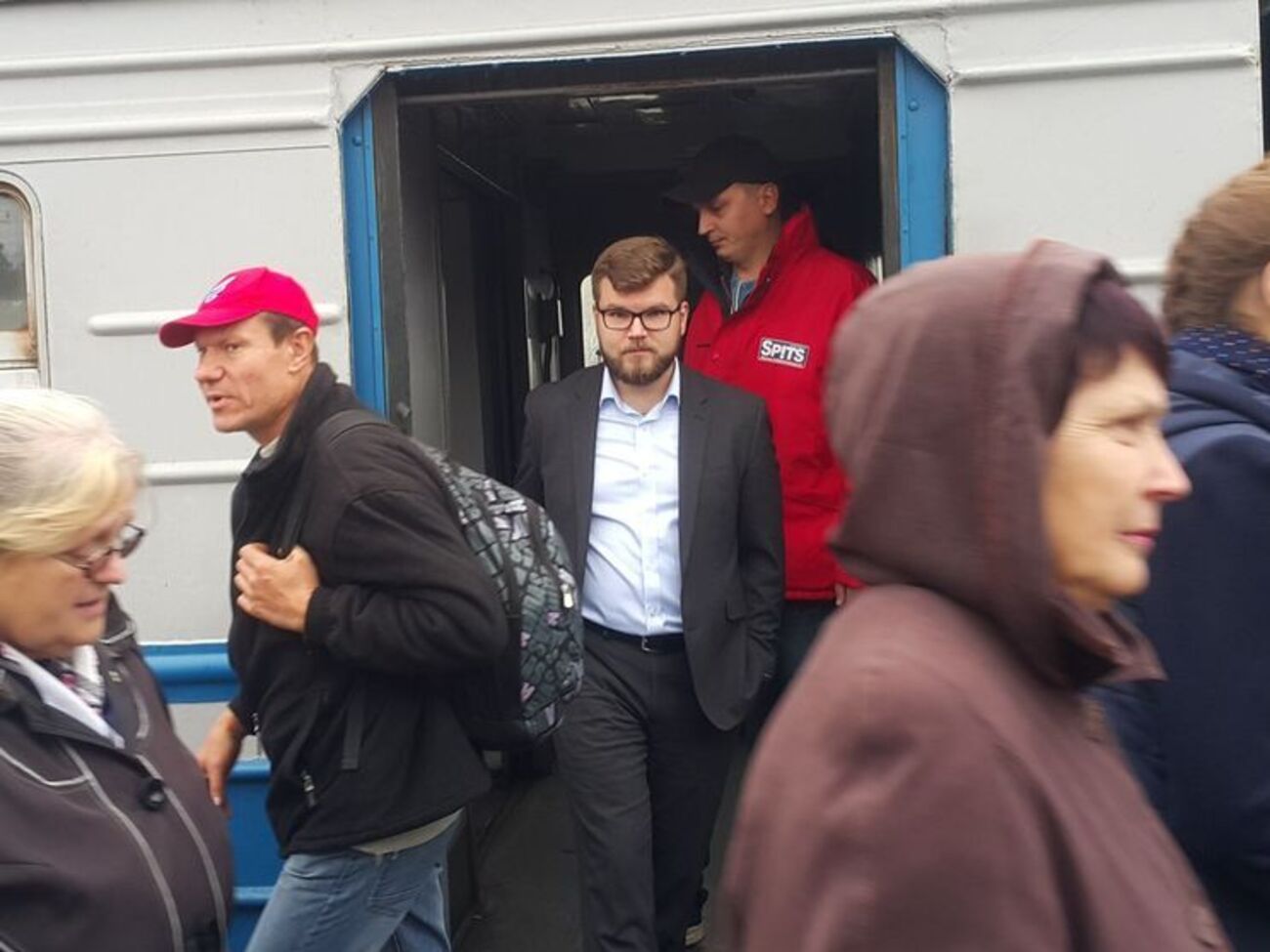 Кравцова (у центрі) призначили тимчасовим головою "Укрзалізниці" у серпні 2017 року