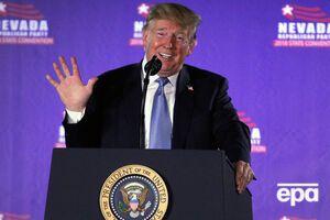 Трамп: Верховний суд підтримав рішення Трампа про заборону на в'їзд. Вау!