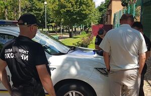 Помощник нардепа Мамчура открыл стрельбу на стадионе в Вишневом, где играли подростки. Фоторепортаж