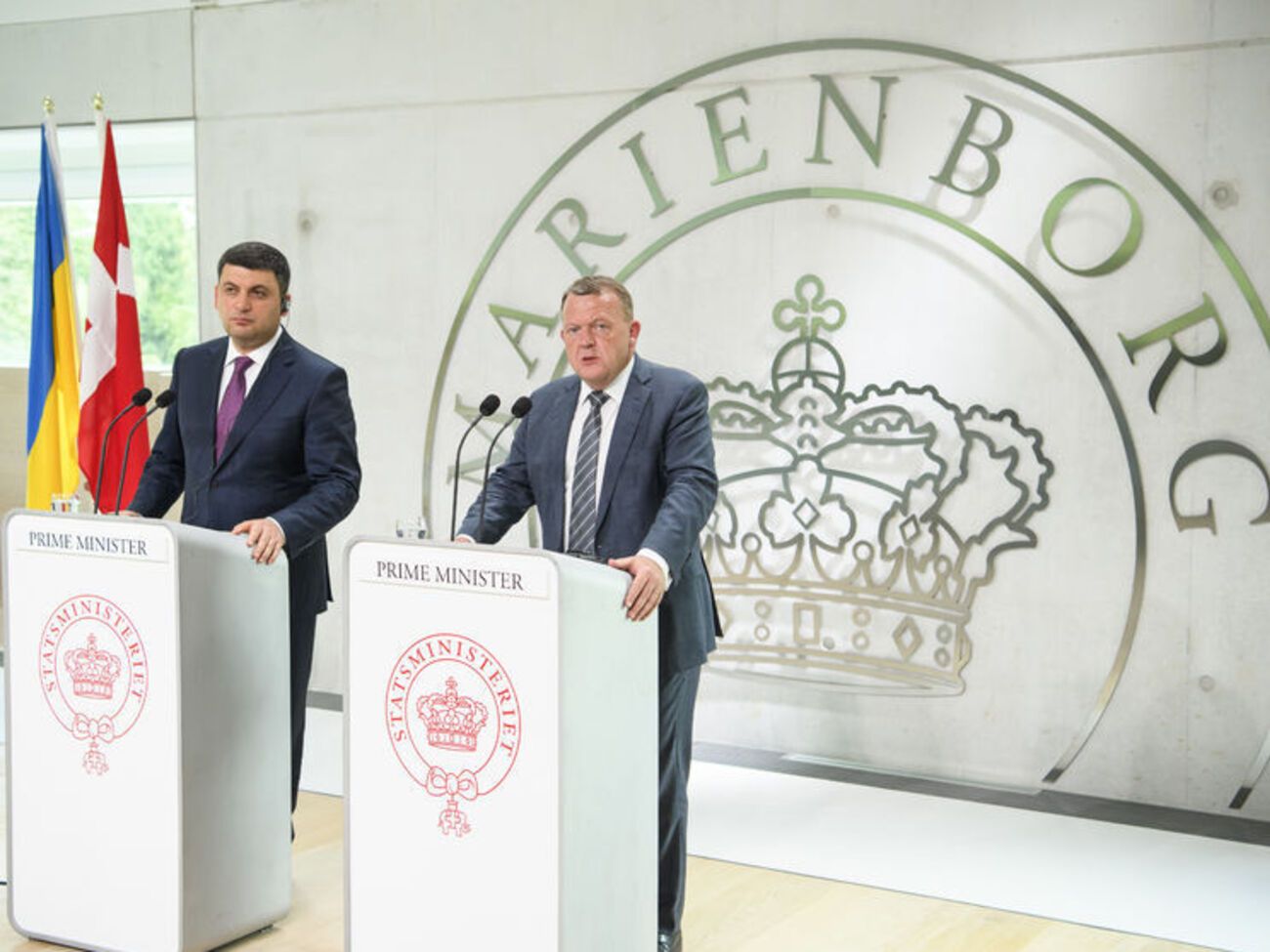 Расмуссен (справа) встретился с Гройсманом в Копенгагене