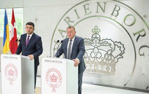 Расмуссен (справа) встретился с Гройсманом в Копенгагене