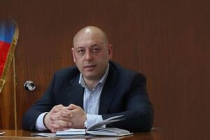 До 2014 года Андриенко был депутатом в одном из райсоветов Донецка