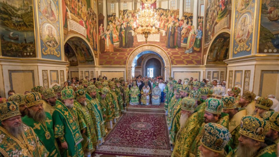 Архиереи единогласно подтвердили свою приверженность соблюдению данной при рукоположении епископской присяги хранить верность Украинской православной церкви