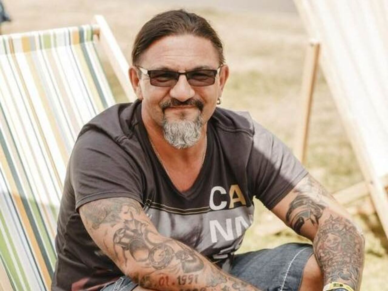 Кузин: Я очень люблю состояние, когда пять-шесть разведчиков на бруствере улыбаются и толкают друг друга в бок, слушая какую-то песенку