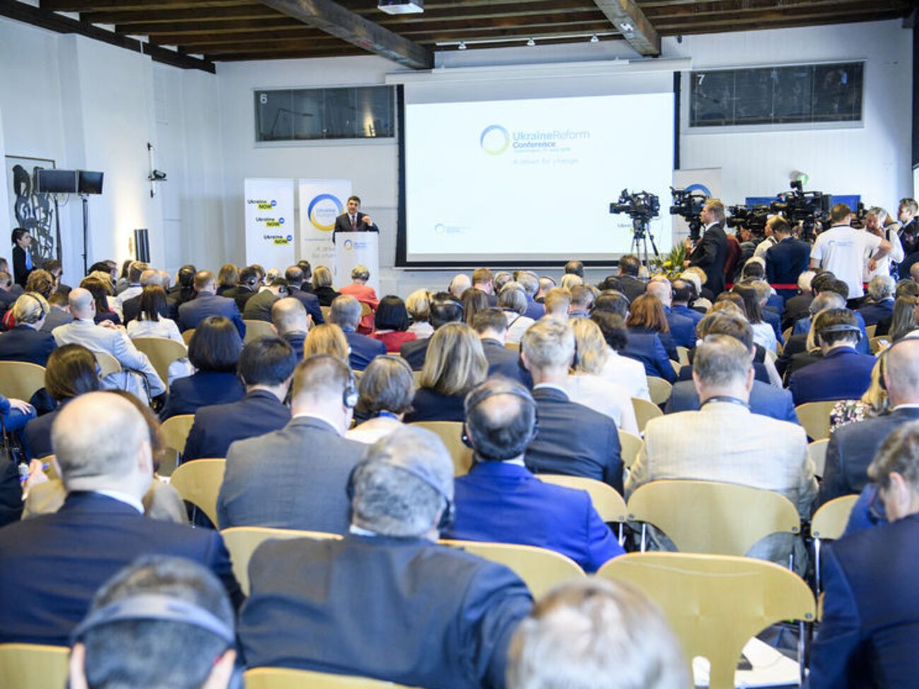 Гройсман: Ми маємо протягом найближчих п'яти років наші борги повернути в розмірі $33 млрд