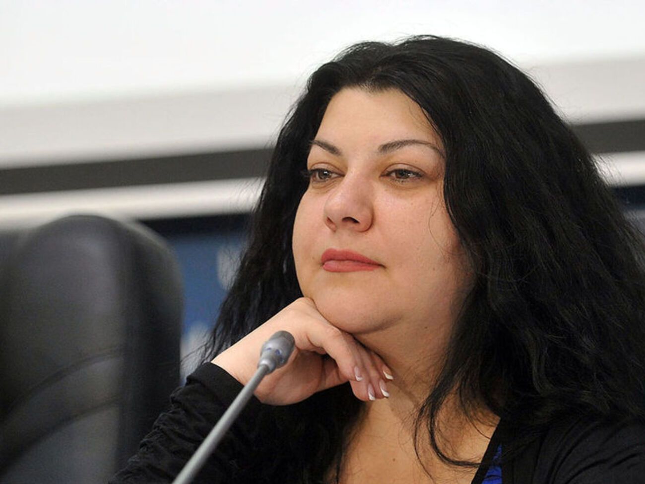 Толпа даже не потрудилась узнать фамилию помощника депутата, стрелявшего в детей на стадионе. Все благополучно обсуждали Мамчура