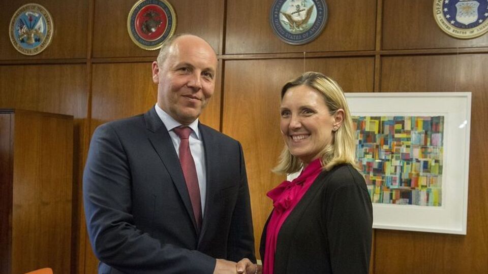 Парубий поздравил Томпсон с назначением на должность заместителя госсекретаря США