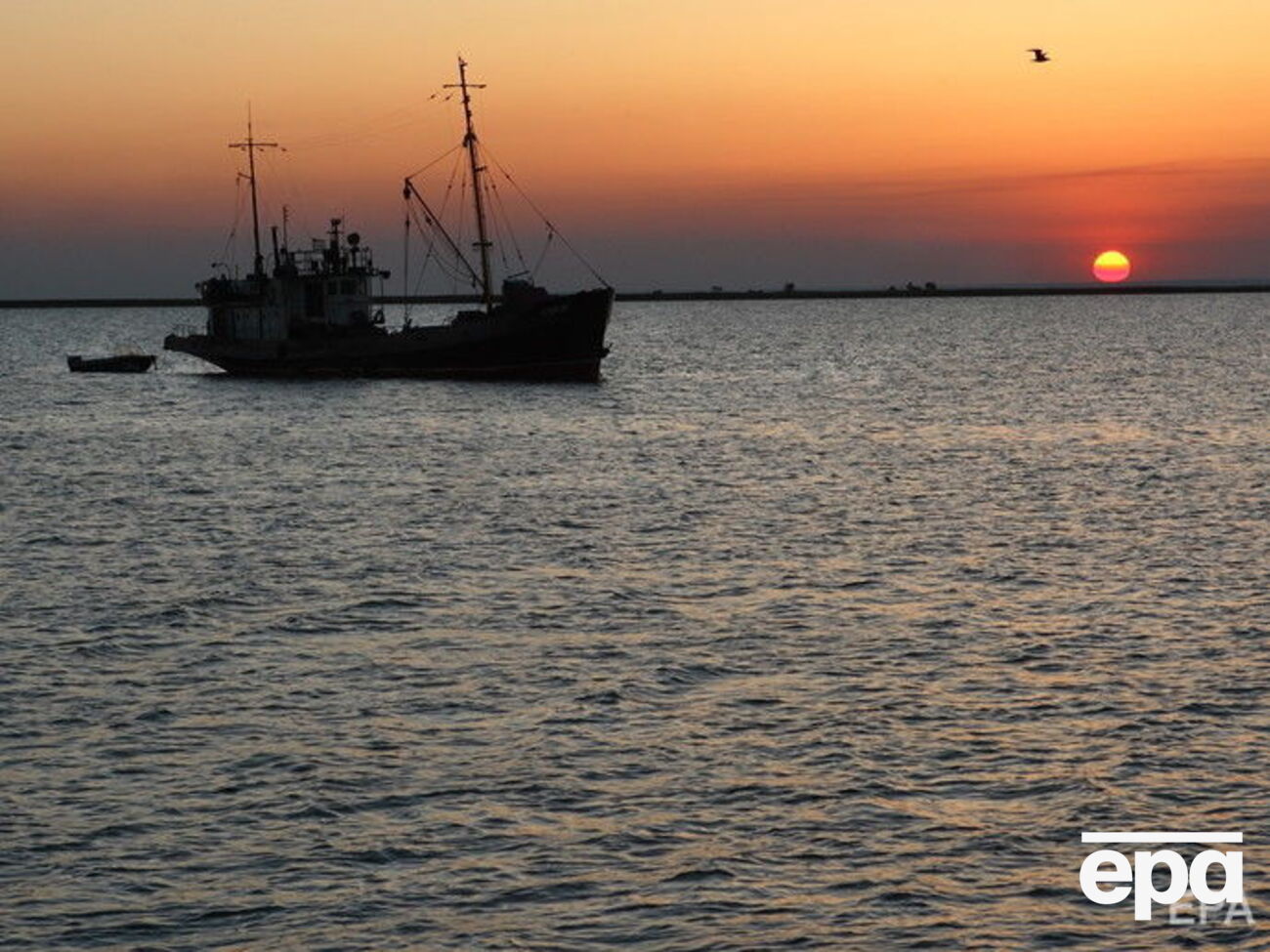 Морские пути к портам Бердянска и Мариуполя взяла под контроль РФ, утверждает украинская разведка