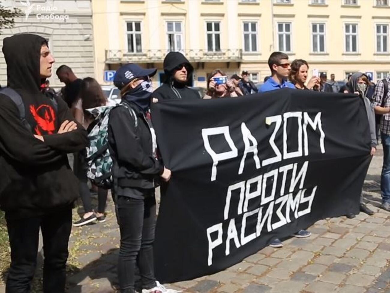 Активисты назвали себя участниками инициативной организации "Черный флаг"