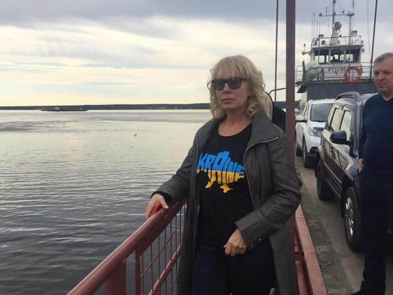 Денисова сообщила, что отправилась в колонию к Сенцову