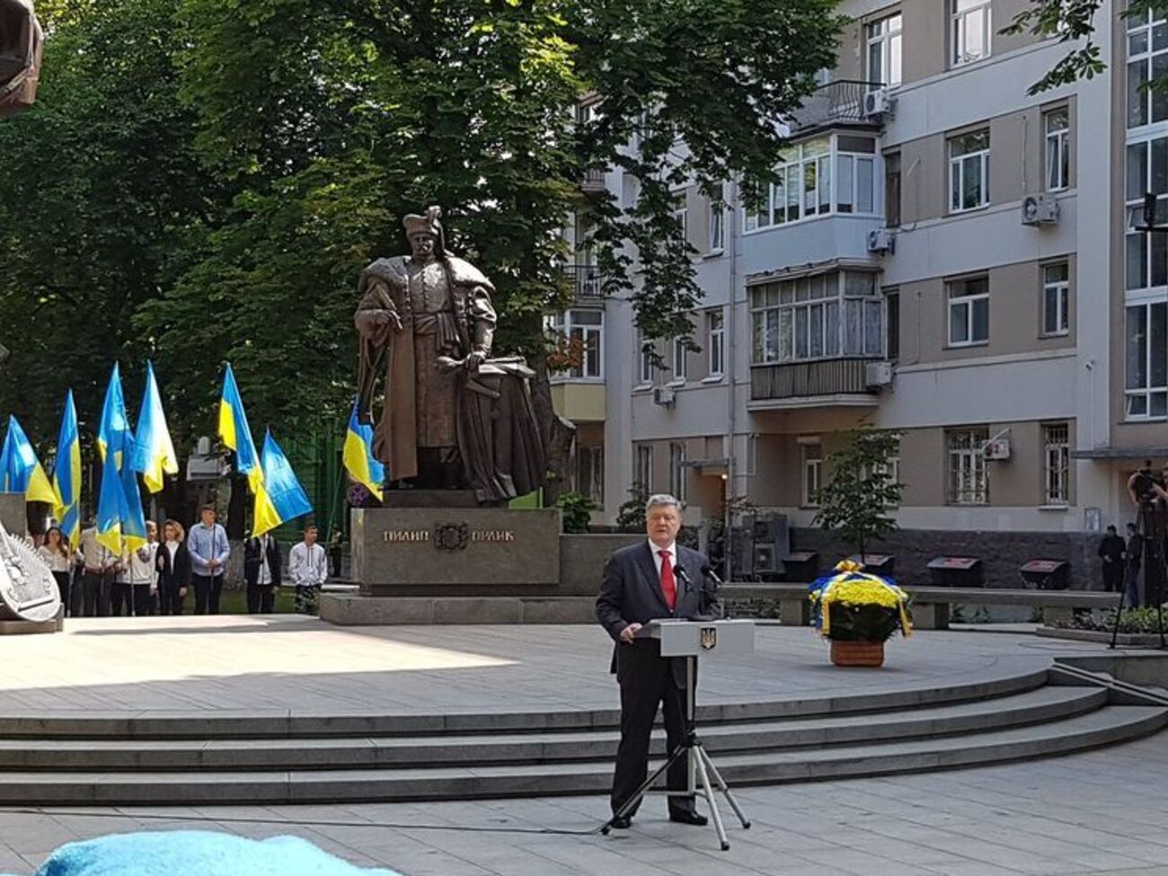 Порошенко: Все должны быть равны перед законом