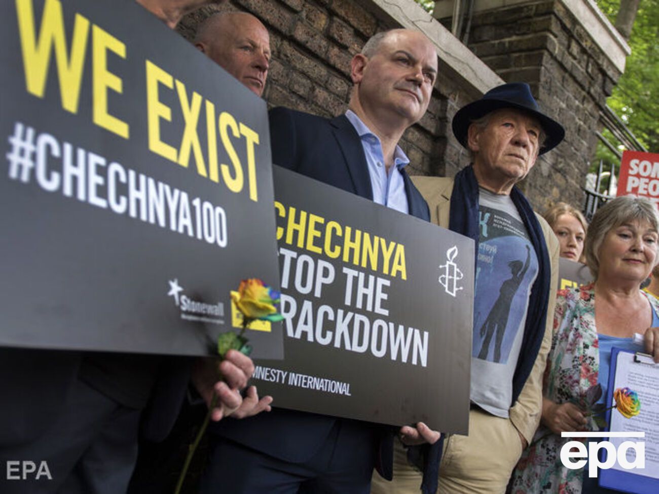 У ПАРЄ закликали надавати допомогу організаціям, що допомагають представникам ЛГБТ, яких переслідують у Чечні